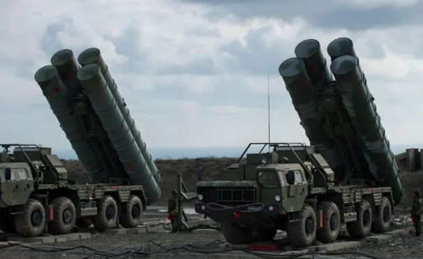 近期有土耳其媒體爆料稱，俄羅斯計畫向土耳其「回購」兩套 S-400 防空系統，相關話題也瞬間成為國際社會的關注焦點。   圖：翻攝自 騰訊網 呂喆有話說
