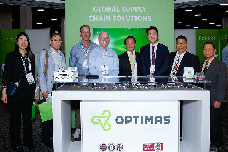 北美扣件前三大扣件經銷商Optimas Solutions北美執行長Daniel Harms(左四) ，表示已規劃持續提升對台灣的採購，並說明待不確定性更明朗後將迎來轉機。   圖：高雄市經發局/提供