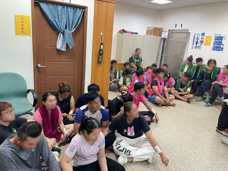 於移民署宜蘭縣專勤隊進行案件後續調查。   圖：移民署提供