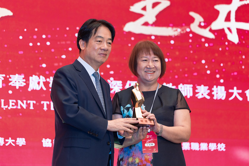  賴清德出席「114年師鐸獎、教育奉獻獎及資深優良教師表揚大會」。 圖：總統府提供 