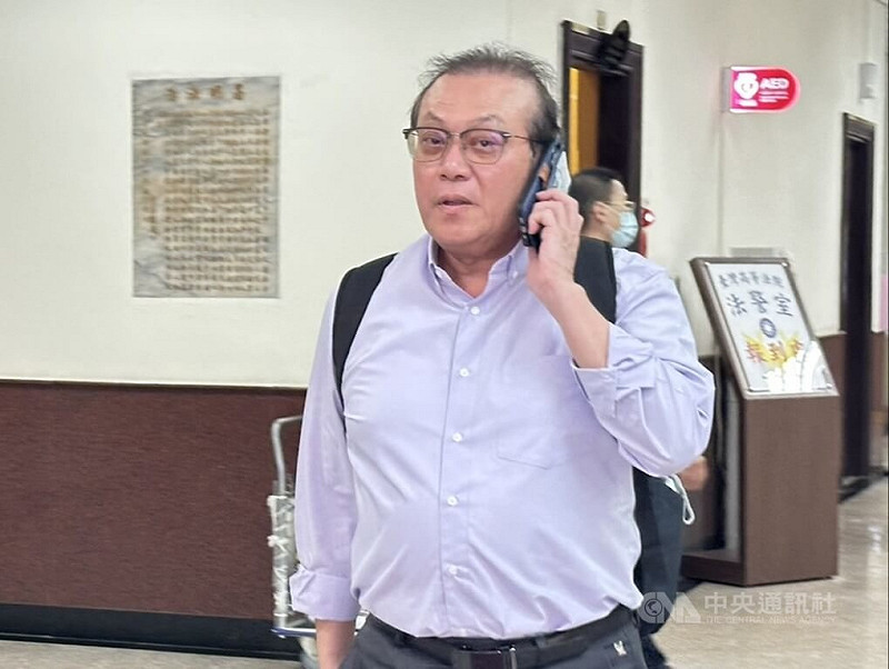 前立委蘇震清（圖）涉貪一審判刑10年，二審由台灣高等法院審理，因限制出境、出海處分即將期滿，蘇震清18日出庭。中央社記者劉世怡攝　114年9月18日   