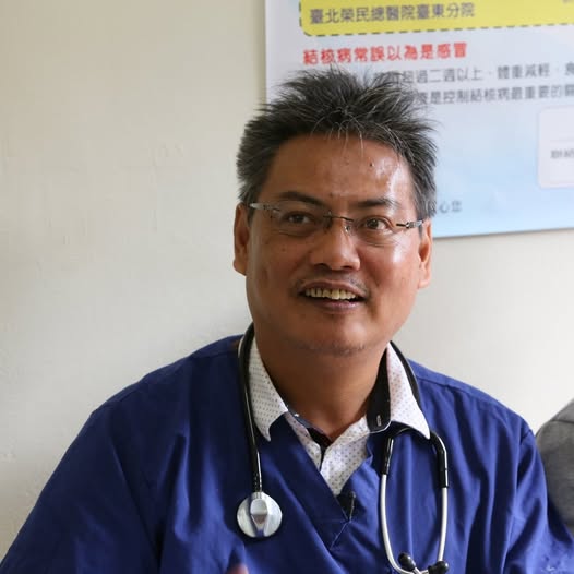 南迴醫療孤島困境未解，「超人醫師」徐超斌抗病多年仍病逝，留下未竟使命。   圖：翻攝自徐超斌 　臉書專頁
