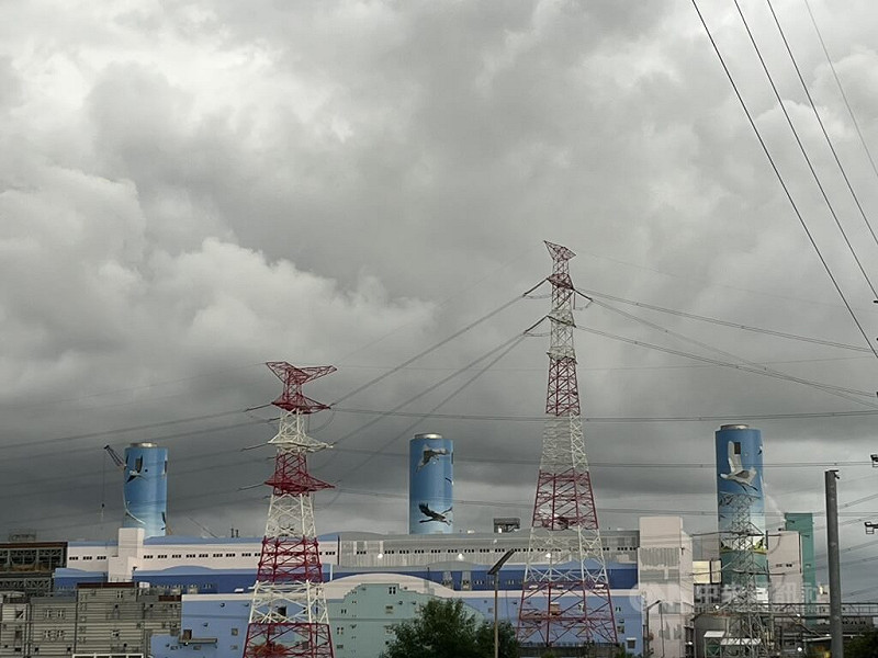 高雄興達發電廠9日晚間發生火警，事故機組為新建燃氣機組（圖）。（中央社檔案照片）   