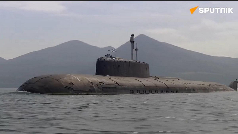  俄羅斯核動力潛艦在鄂霍次克海成功試射「縞瑪瑙」（Oniks）與「花崗岩」（Granit）超音速巡弋導彈。 圖：翻攝自 X 