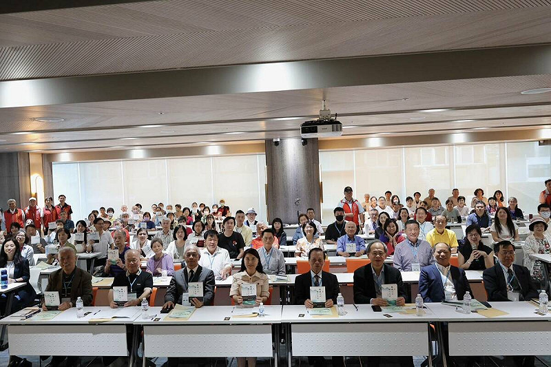 社團法人中華民國服務利他促進會「服務利他-轉他生命」論壇暨新書發表會,邀請法務部前部長曾勇夫等貴賓均參與。 圖:服務利他基金會提供