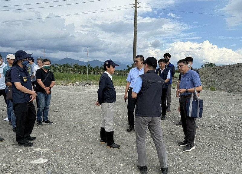 盜採或濫倒問題愈演愈烈,癥結並不在警方,而在主管機關長期執行力。 圖:高雄市政府/提供(資料照)