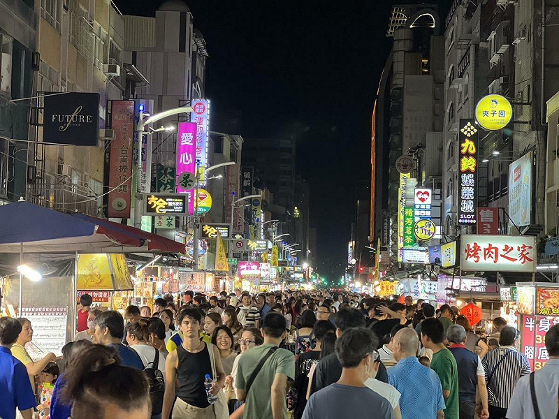 高雄市經發局以「演唱會及會展活動帶動周邊經濟」專案獲得經濟成長組首獎。 圖:高雄市政府/提供