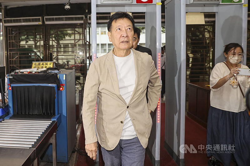 前中廣董事長趙少康日前在大罷免投票時亮票，台北地檢署23日約談趙少康到庭說明。中央社記者鄭清元攝　114年9月23日   