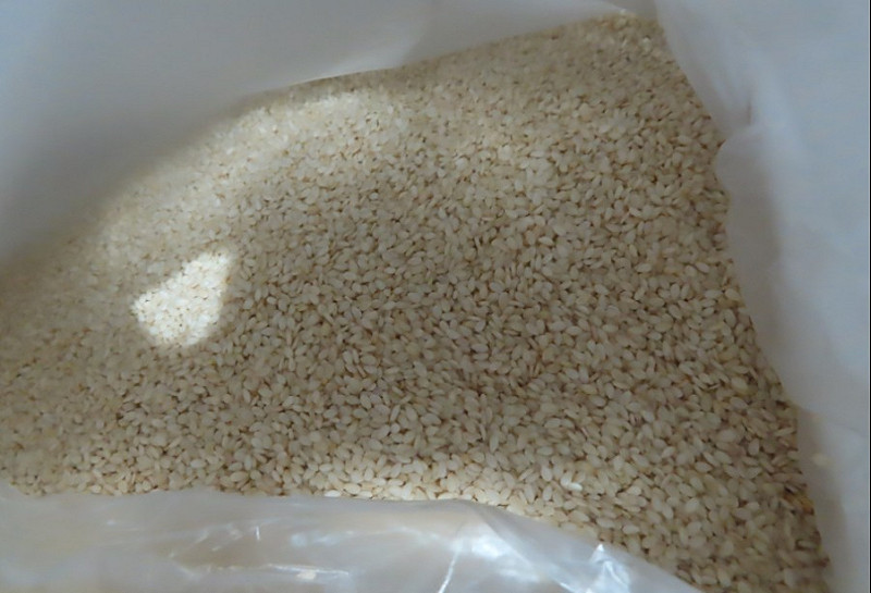 香港老牌甜點「佳佳甜品」公司報關進口的一批大陸白芝麻被檢出含有殺蟲劑。   香港老牌甜點「佳佳甜品」公司報關進口的一批大陸白芝麻被檢出含有殺蟲劑。