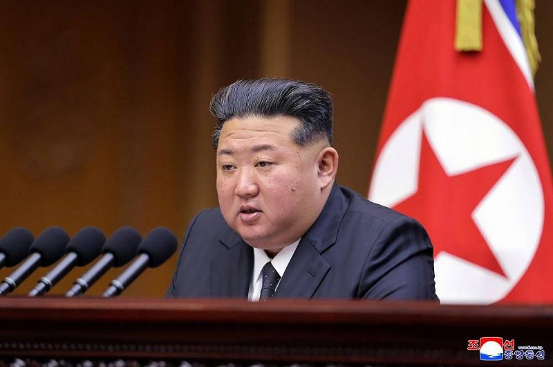 北韓勞動黨總書記、國務委員長金正恩表示，北韓將在國家法律中明確規定，北韓和南韓是兩個不同的國家，絕對不會合併成一個國家。   圖：翻攝自Ｘ／李老師不是你老師