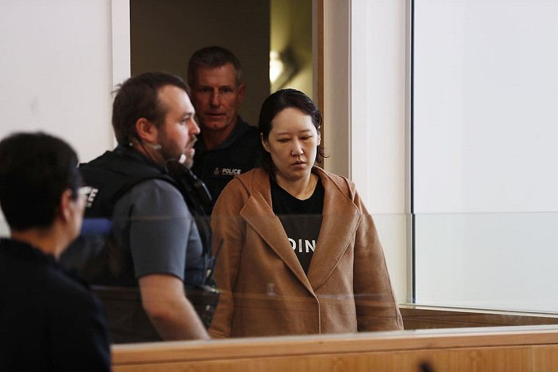 紐西蘭陪審團週二裁定一名李姓犯人謀殺其 2 名子女成立，其狠心將孩子的屍體裝在行李箱內數年。   圖：擷取自中國《先驅報》
