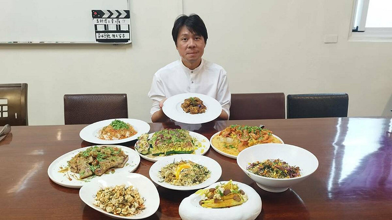 「馬師傅」馬永曾掌廚，分享以台灣特產野生烏魚子入菜的創意料理。   圖：孫家銘攝
