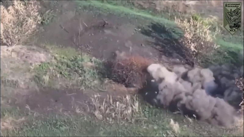 烏軍近期持續發動反攻，包含赫爾松州、頓涅茨克州與蘇梅州陸續傳出捷報，多地俄軍被迫撤退。   圖：擷取自 @NOELreports X 分享影片