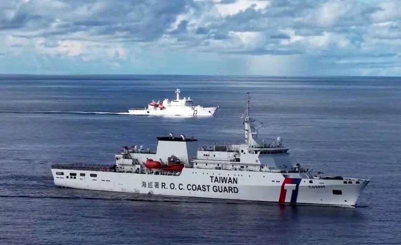 海巡署成立以來第一支敦睦遠航訓練支隊，由國造台北艦（前，舷號CG-5005）、花蓮艦（後）前往友邦帛琉訪問。   圖：海巡署提供