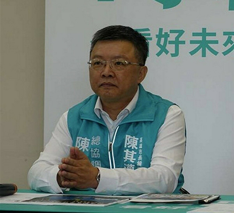 台鹽綠能前董事長陳啟昱因涉嫌掏空公司，造成台鹽及子公司損失近4億元。台南地院在本月22日裁定，陳啟昱准以600萬元交保，須電子監控、限制住居。   圖：新頭殼資料照片