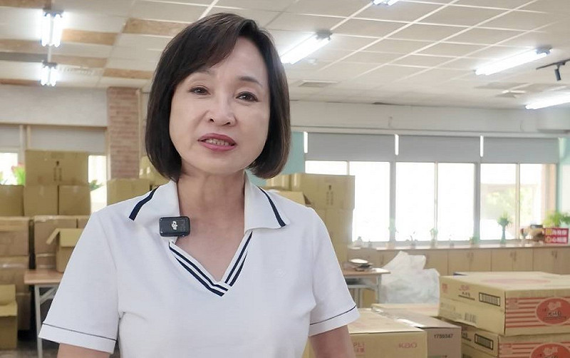 柯志恩看到市民朋友這麼多的愛，溫暖在心頭。   圖：國民黨高雄市黨部/提供
