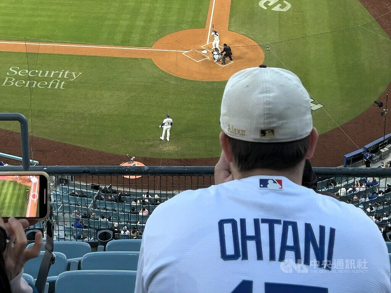 美國職棒大聯盟公布年度球衣銷售榜，洛杉磯道奇隊球星大谷翔平連3年第一名。中央社記者林宏翰洛杉磯攝 114年9月27日   