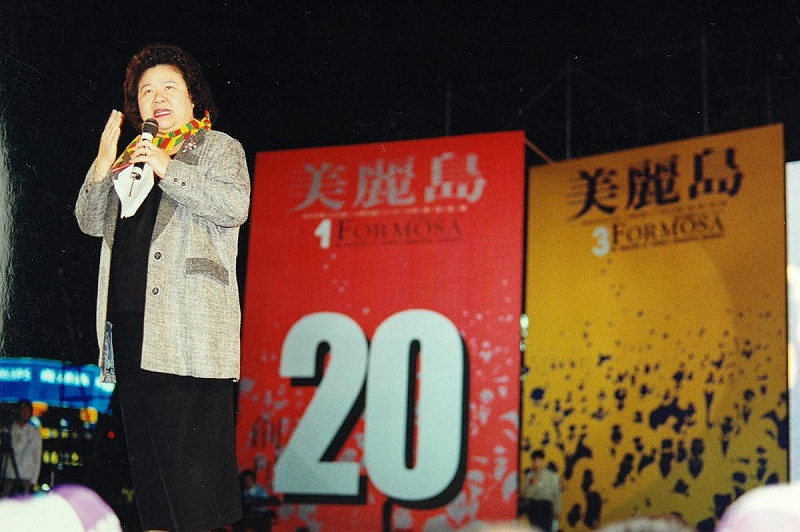 今（28）日為民進黨創黨39年，當年功臣陳菊如今正與病魔抗爭。   圖：邱萬興提供（資料照片）