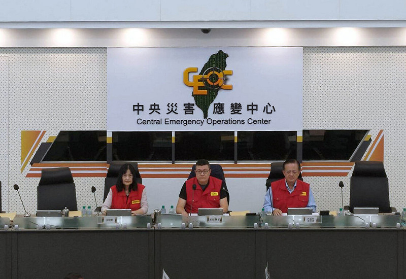 花蓮馬太鞍溪堰塞湖溢流，造成光復鄉民宅嚴重受損及死傷。中央災害應變中心28日下午進行第19次工作會報暨情資研判會議，由副指揮官、內政部政務次長馬士元（中）主持。（中央災害應變中心提供）中央社記者黃麗芸傳真　114年9月28日   