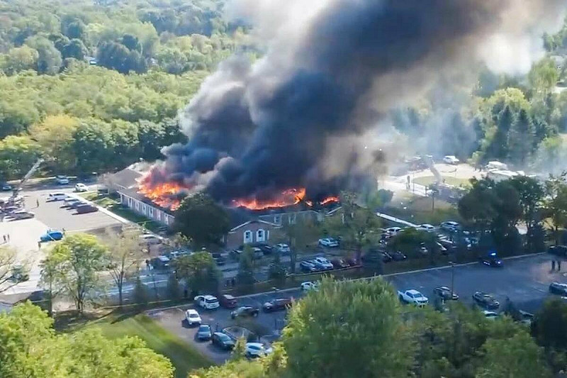 美國密西根州大白朗市的一間摩門教教堂於當地時間 28 日遭槍手襲擊，造成至少 11 位信徒死傷，教堂也起火燃燒。   圖：翻攝自 Missing People USA – Non-Profit Awareness & Support 臉書帳號