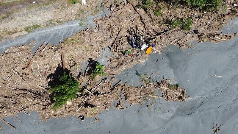 馬太鞍溪堰塞湖洪患造成嚴重死傷，目前已累積18人死亡、6人失聯，29日在東富村加里洞找到的男屍，經比對身分為馬太鞍溪下游農場蔡姓員工。（民眾提供）中央社記者李先鳳傳真　114年9月29日   