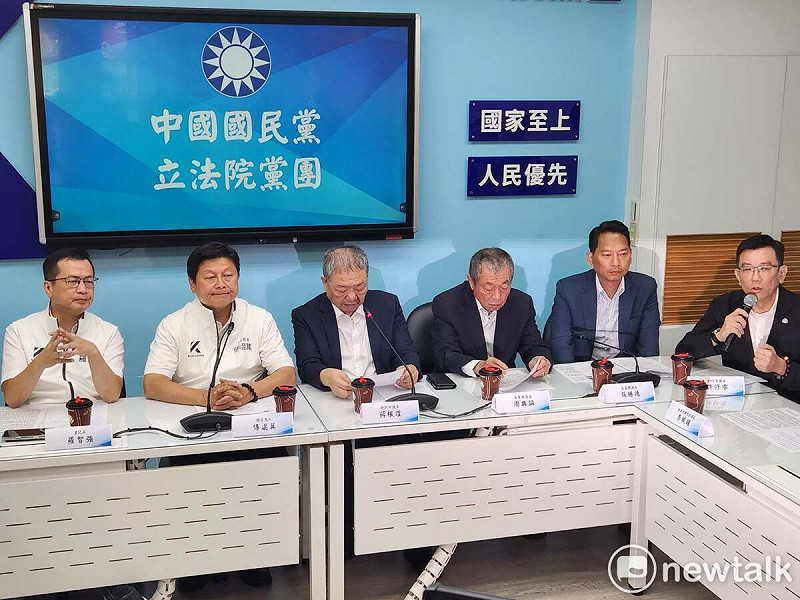全國地方正副議長聯誼會拜會立法院，就助理費爭議，呼籲立法院修法。   圖：黃建豪/攝