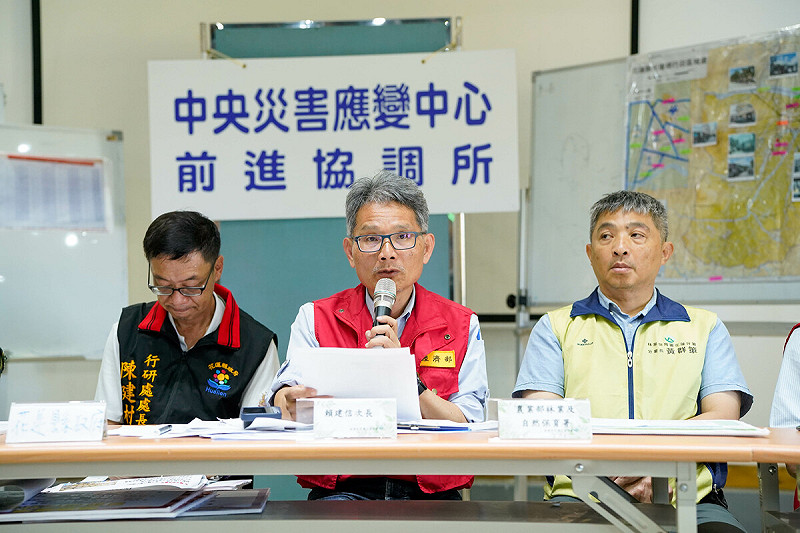 中央災害應變中心前進協調所表示，光復鄉明日起全面施打流感疫苗。   圖：行政院提供