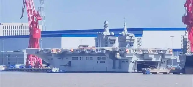  076型兩棲攻擊艦，又名四川艦。 圖：翻攝自 騰訊新聞@空天力量 