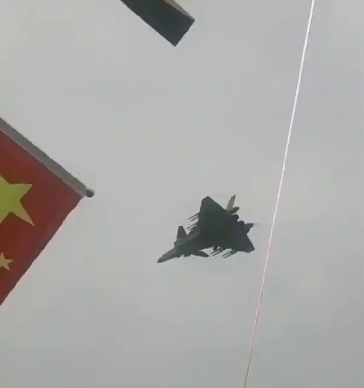  中國 殲-20 戰機。 圖：翻攝自 騰訊新聞@國平視野 