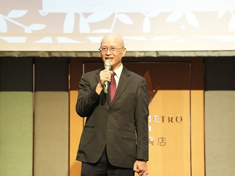 中華文化教育暨體育交流促進會1日舉行理事長交接典禮，由前體育署長何卓飛（圖）出任新任理事長，他說，未來將以「扎根本土、放眼國際」為願景，舉辦對全民有幫助、激勵及鼓舞作用的活動。（主辦單位提供）中央社記者陳容琛傳真  114年10月1日   
