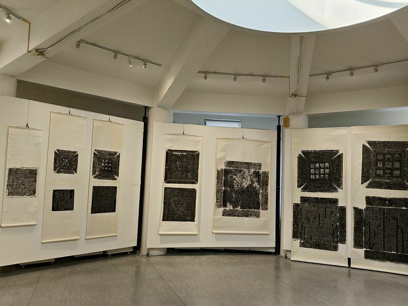 明宗書法藝術館訂於10/7至10/30盛大推出「謙受堂新藏石刻墨本展」，堪稱開館以來最具學術意義，也是最值得欣賞的收藏展。   圖：黃博郎／攝