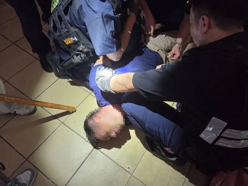 邱男於苗栗超商隨機砍人，遭警方逮捕。   圖：警方提供