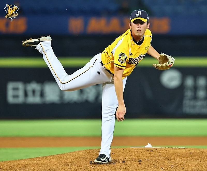 中華職業棒球大聯盟中信兄弟隊先發投手林暉盛（圖）2日在主場洲際棒球場繳出7局僅失1分好投，助兄弟以6比2擊退味全龍隊，奪得隊史第20座季冠軍。（中信兄弟提供）中央社記者楊啟芳傳真　114年10月2日   
