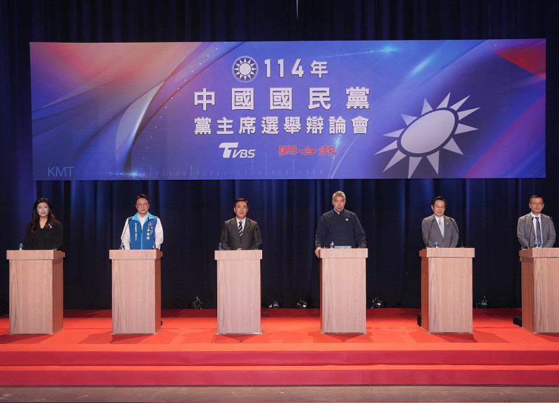 國民黨主席候選人鄭麗文、卓伯源、郝龍斌、張亞中、蔡志弘、羅智強全數出席辯論會。   圖：TVBS提供