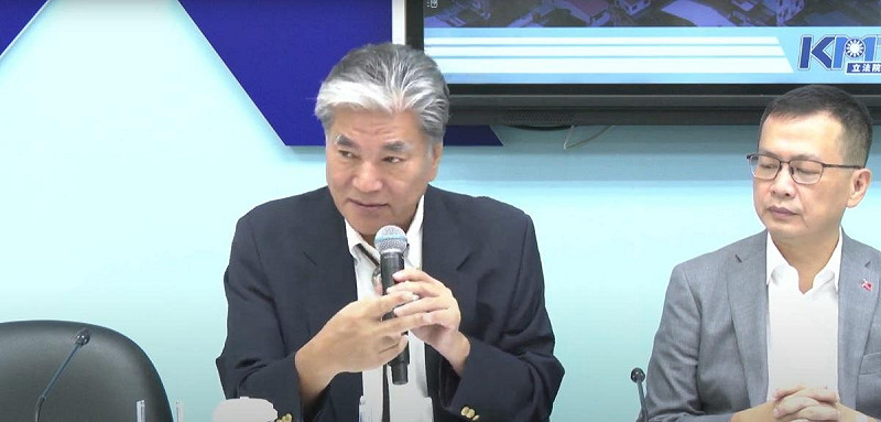內政部前部長李鴻源示警，馬太鞍溪恐形成第二次堰塞湖。   圖：國民黨團/提供