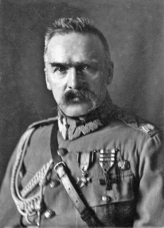  已故民族英雄──波蘭指揮官皮烏蘇茨基（Józef Piłsudski）。 圖：翻攝自 X 