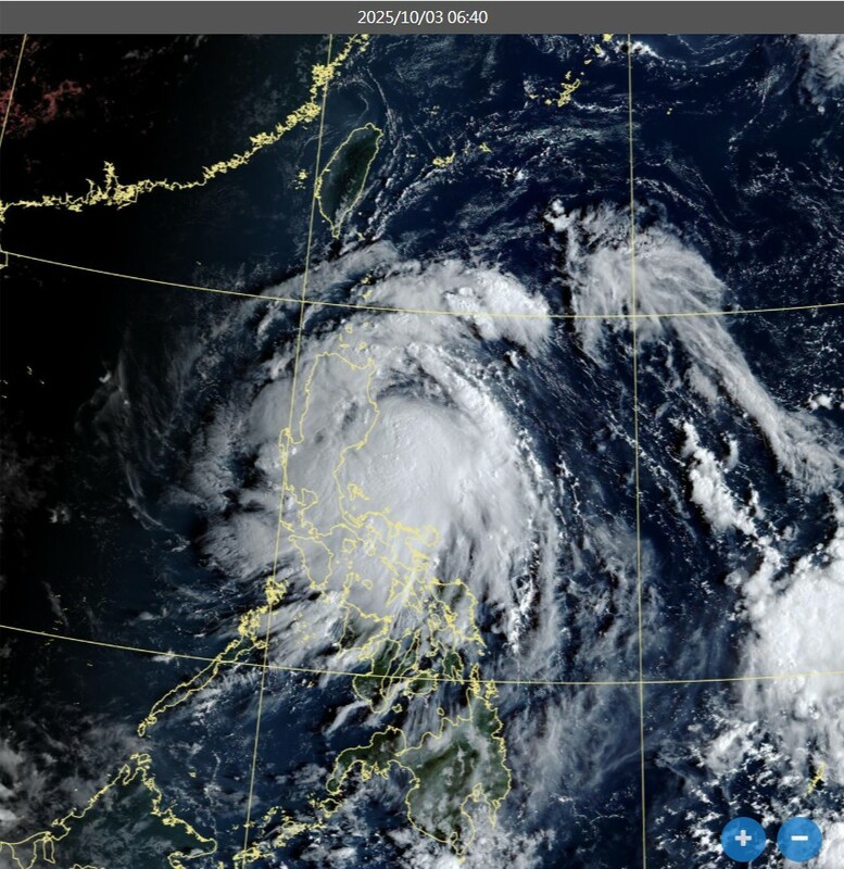長鄭明典指出，今年相對比較多的颱風往南海方向走，包含麥德姆颱風，因此它不僅對台灣沒有直接影響，明天還有可能給台灣西半部帶來一些背風沉降的升溫作用。   圖：取自鄭明典臉書