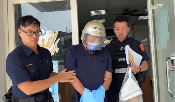 苗栗邱姓男子隨機砍人，今日供稱是因未服用精神科藥物，才會行為失控。   圖：翻攝畫面