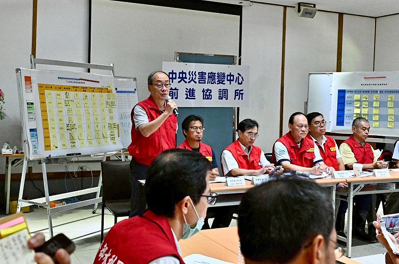 中央災害應變中心前進協調所今（4）日召開第 20 次工作會報。   圖 : 行政院/提供