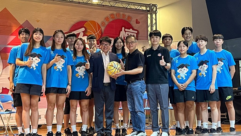 WSBL中華電信女子籃球隊4日在基隆舉辦公益盃3對3籃球鬥牛賽，吸引多達150支球隊報名，除提供舞台給想打球的小朋友，也希望鼓勵更多小朋友未來成為3對3國手。（主辦單位提供）中央社記者陳容琛傳真　114年10月4日   
