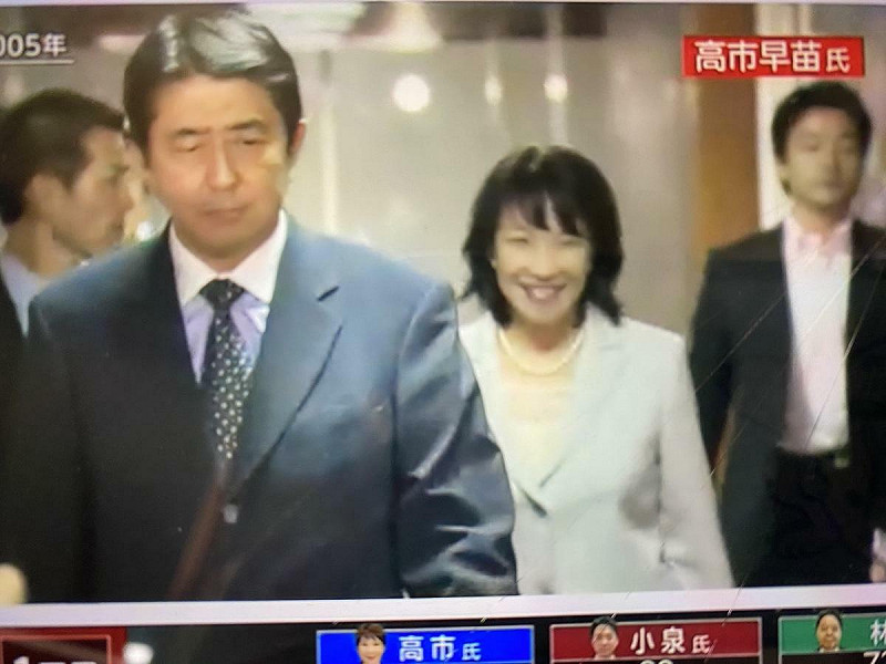  高市早苗長年跟在安倍身邊，獲安倍重用，也成了安倍傳人。 圖：攝自NHK