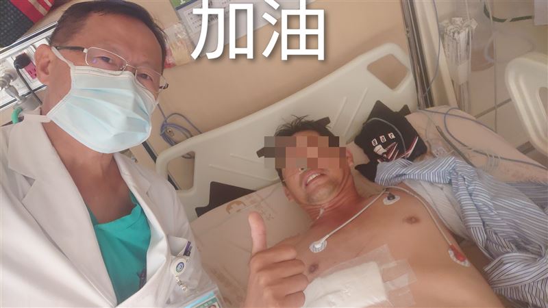 為救2女童的50歲林姓男子身受重傷，所幸經治療已經轉出加護病房。   圖：翻攝自馮啟彥臉書