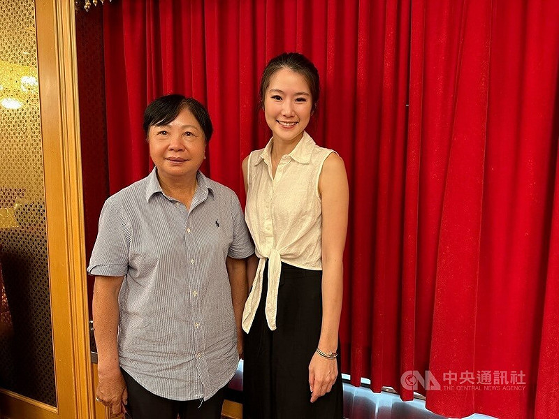TLPGA台灣女子職業高爾夫協會2025年9月完成理事長改選，由旅日名將黃璧洵（左）當選，有「漂亮寶貝」之昌的職業好手葉欣寧（右）出任副理事長。中央社記者黎建忠攝　114年10月6日   