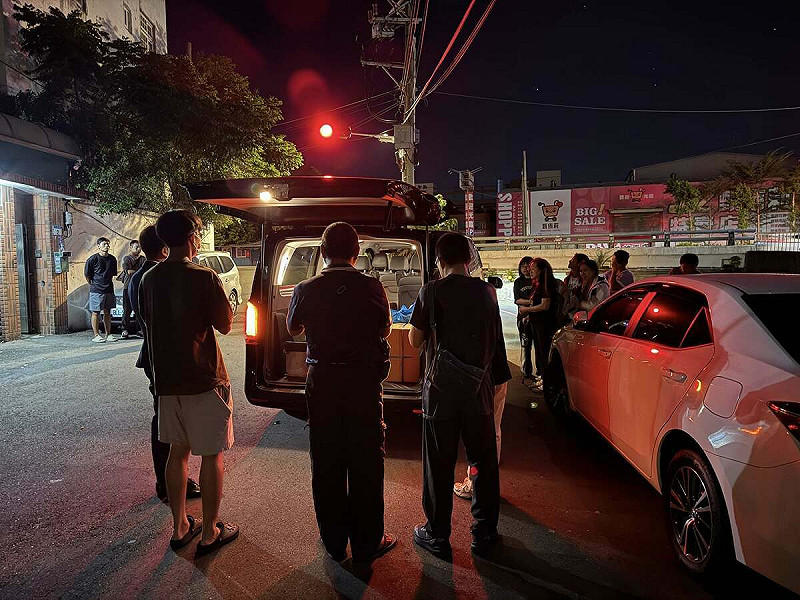桃園志工林鴻森在花蓮救災八日，因感染敗血症不幸過世。   圖：翻攝自林奕華　臉書