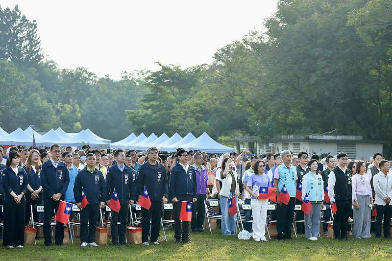 高雄市國慶升旗典禮吸引超過5000位市民參與。 圖:高雄市政府/提供