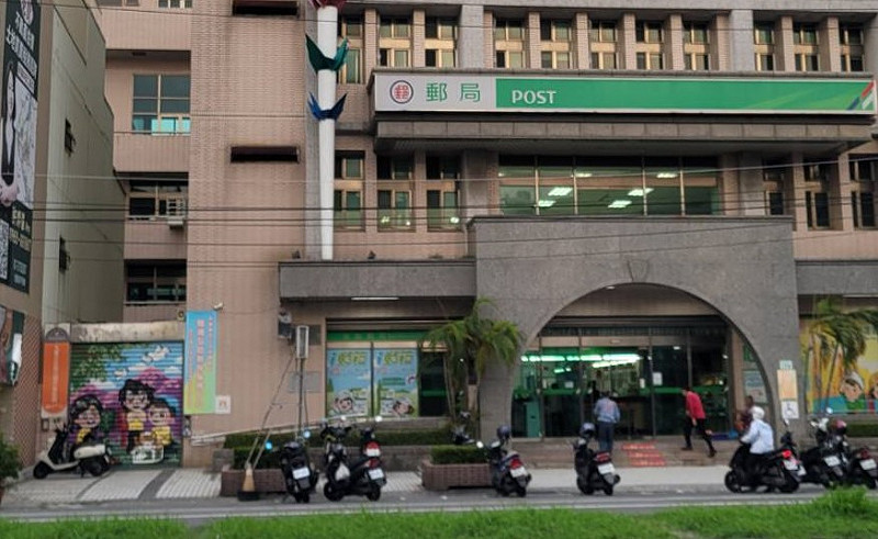 林園區郵局職場互助教保服務中心涉及違法對待幼兒，高市教育局依法涉案人員停職，並由專案小組進一步調查。   圖：邱于軒服務處/提供