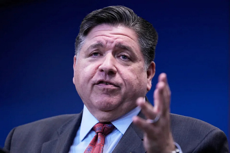 伊利諾州州長普利茨克(J.B. Pritzker)。 圖:翻攝自騰訊新聞@直新聞 伊利諾州州長普利茨克(J.B. Pritzker)。 圖:翻攝自騰訊新聞@直新聞