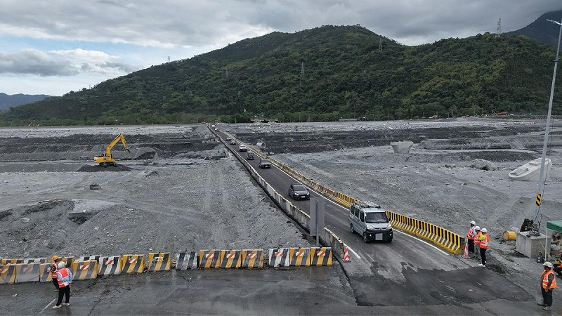 馬太鞍溪涵管便道提前5天在今天下午3時通車。   圖：公路局／提供