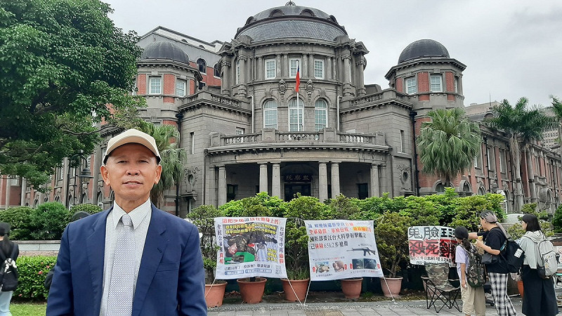蔡國顯(左)為《拔仔狀元》電影版權官司北上監察院陳情,也常為出庭高雄、台北兩地跑。 圖:蔡國顯/提供