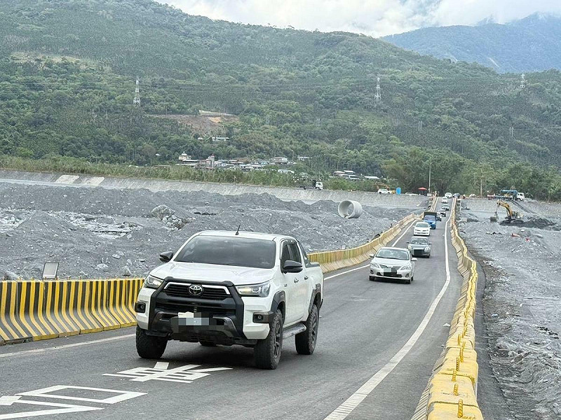 台九線馬太鞍溪橋便道已於昨(10)日下午3時正式通車。   圖：公路局／提供